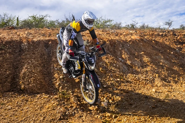GS Motos — derrape en tierra